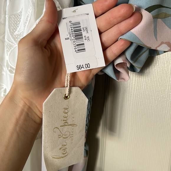 NWT - floral Jumpsuit! Lowest price sale❤️ - Picture 7 of 8